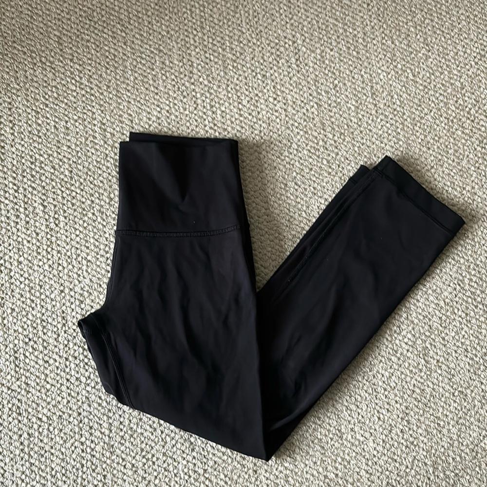 Black lululemon leggings​
